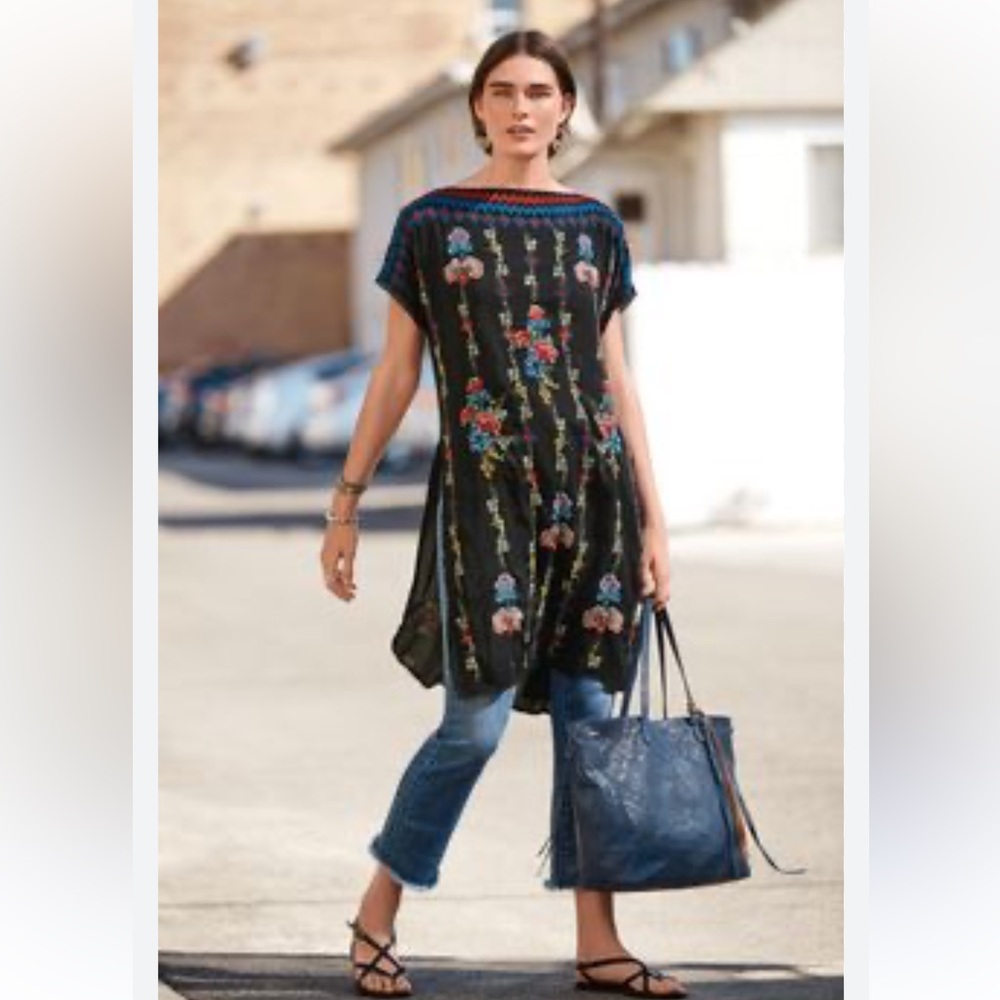 Johnny was black multi color Floral Embroidered Black tunic Dress size M